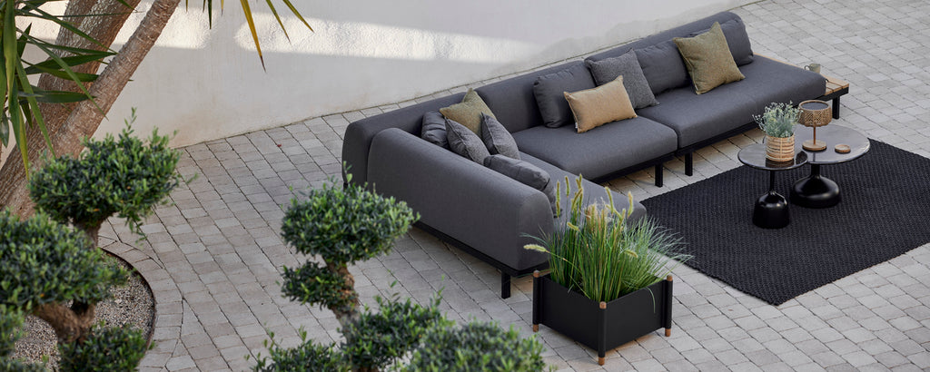 Outdoor modular sofas