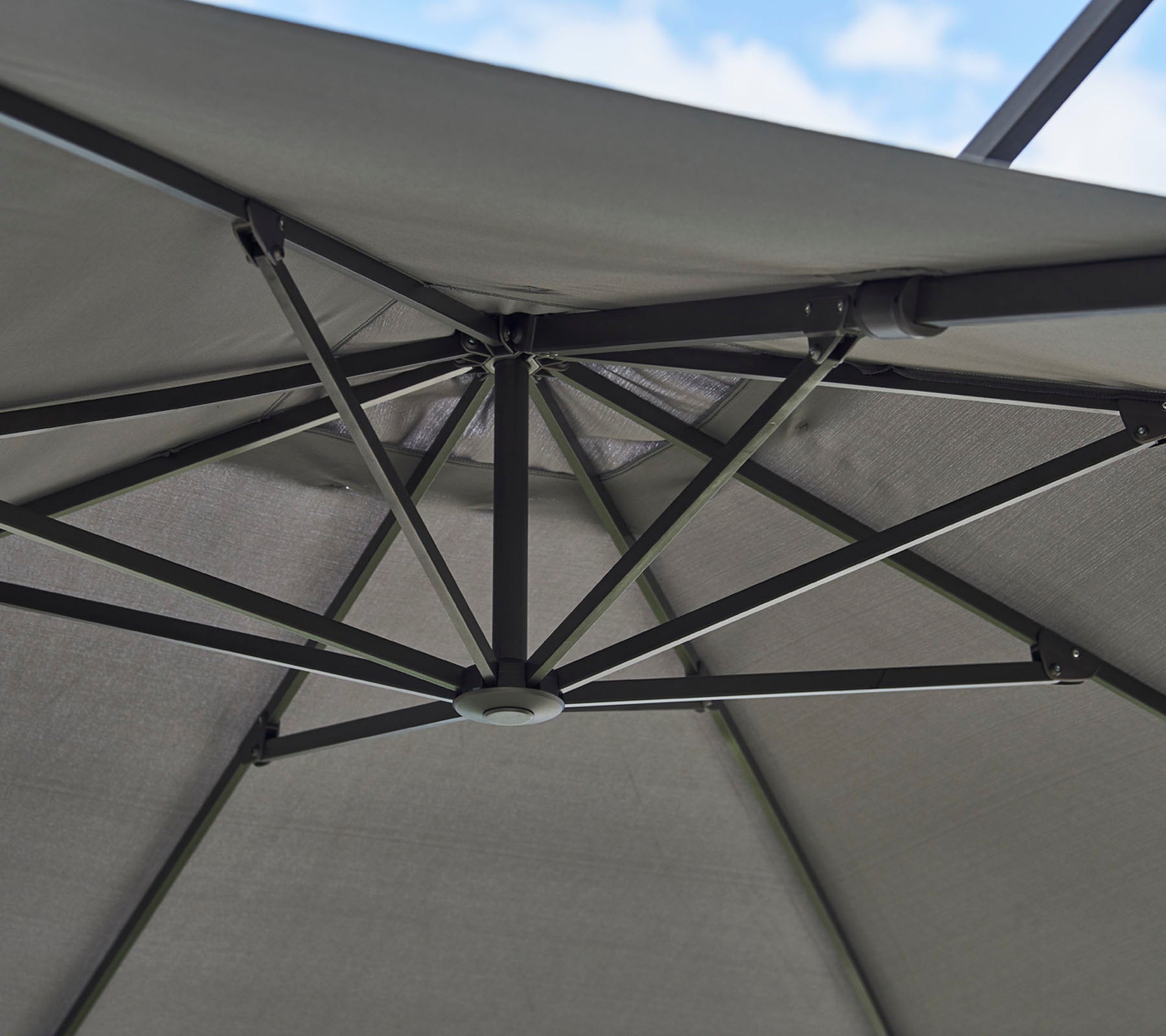 Hyde luxe hanging parasol, 3x4 m