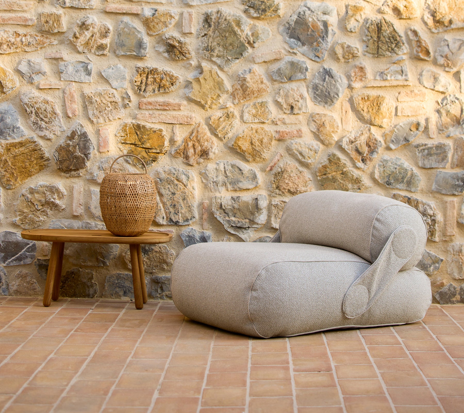 Unite lounge chair